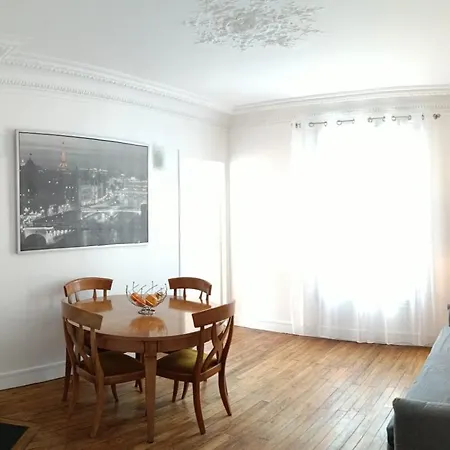 Apartment A 18 Min De Notre Dame Au Coeur De Paris En Rer C *